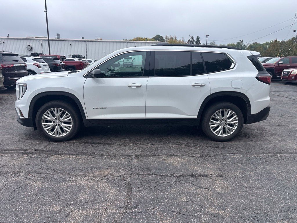 2024 GMC Acadia Elevation