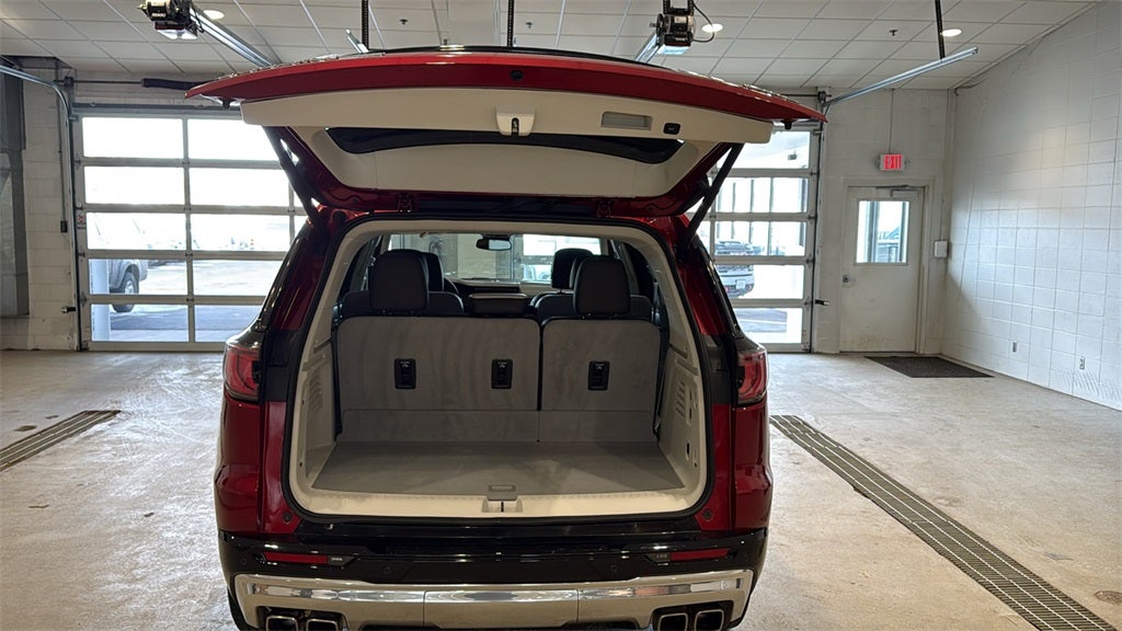 2024 GMC Acadia Denali