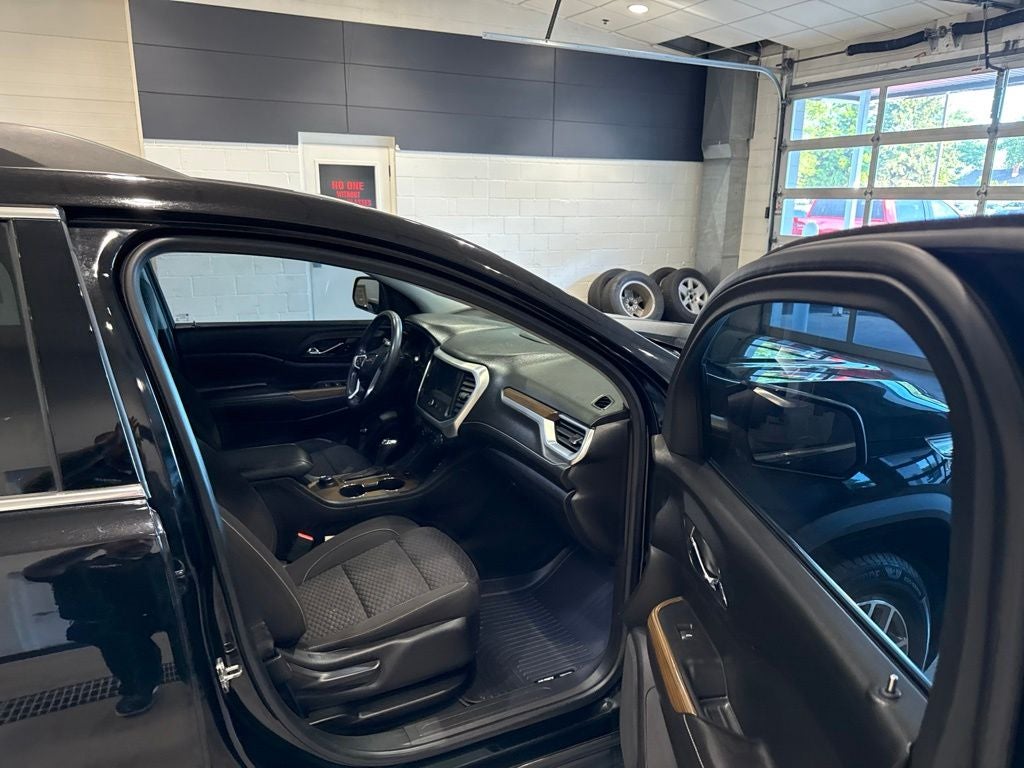 2017 GMC Acadia SLE-2