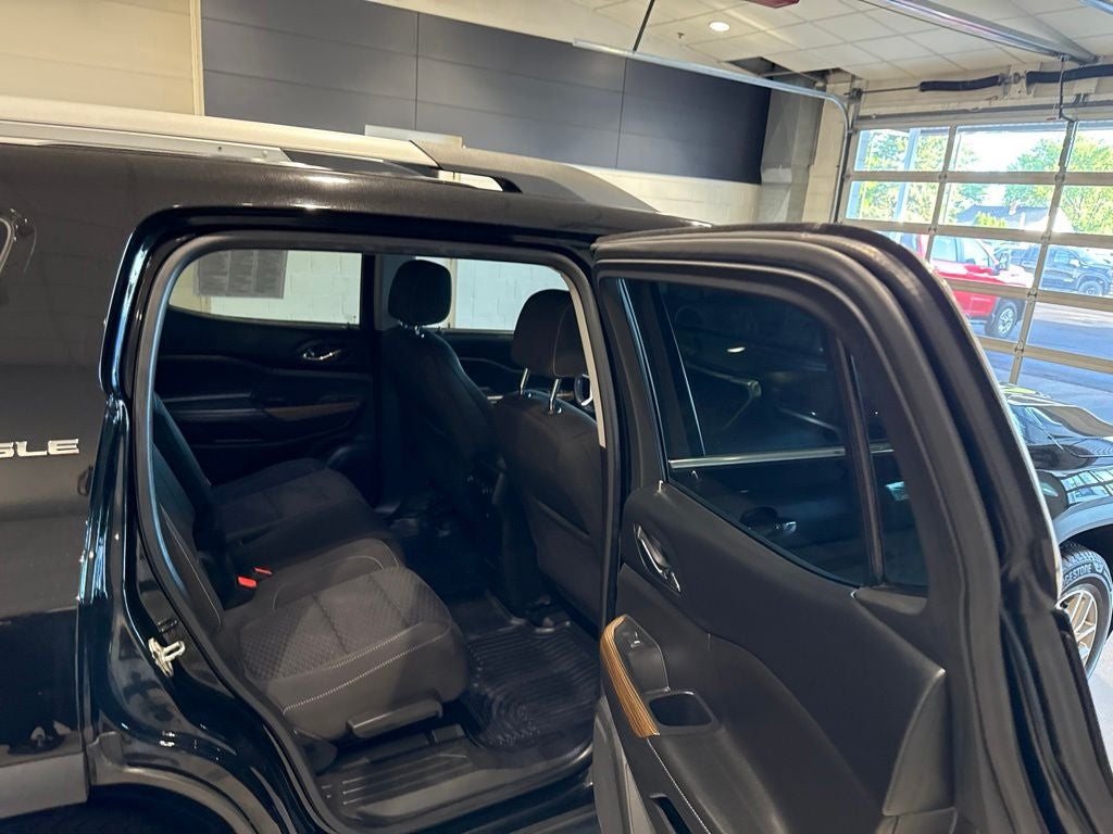 2017 GMC Acadia SLE-2