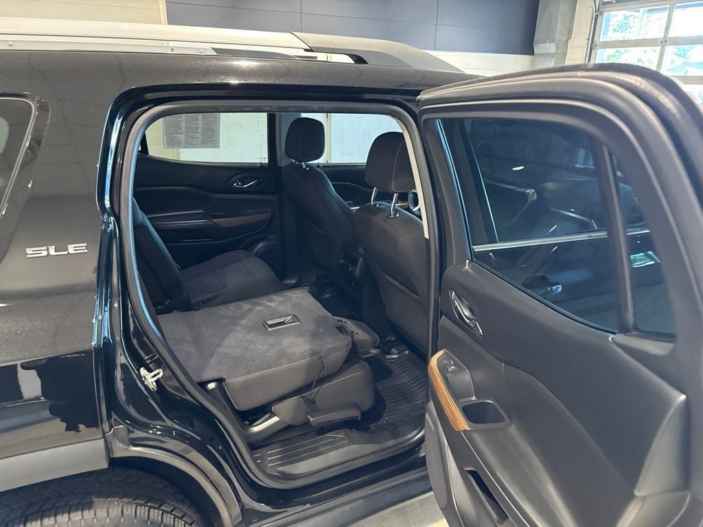 2017 GMC Acadia SLE-2