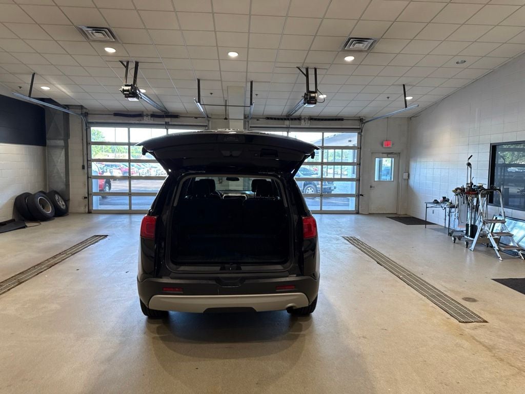 2017 GMC Acadia SLE-2