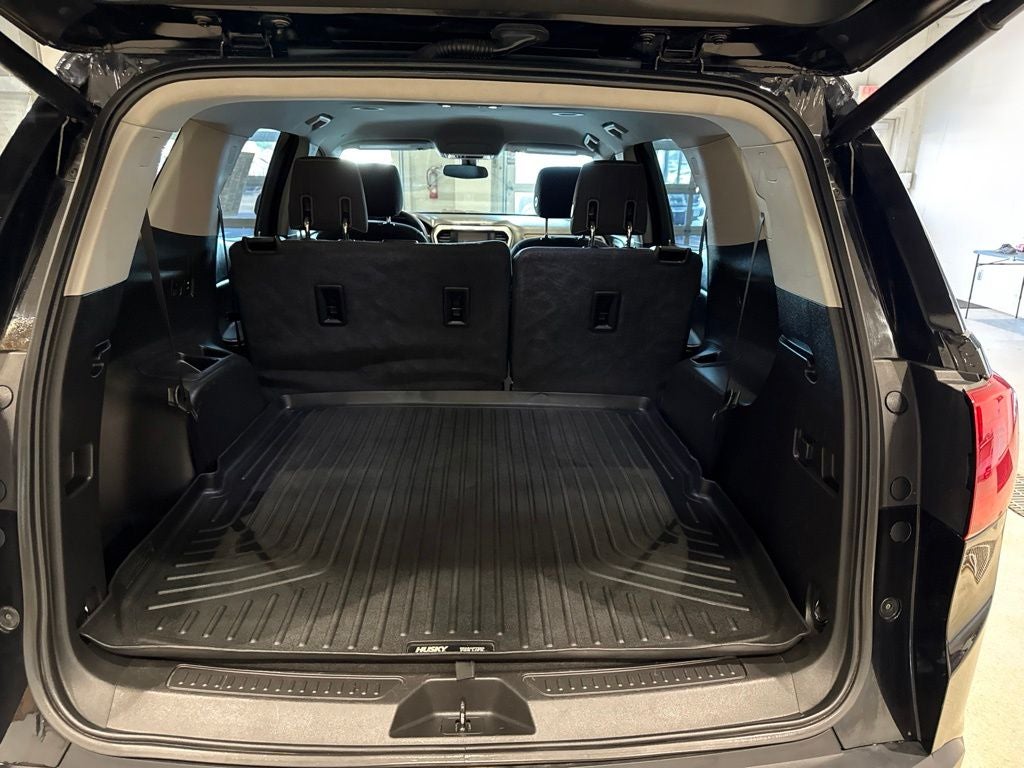 2017 GMC Acadia SLE-2
