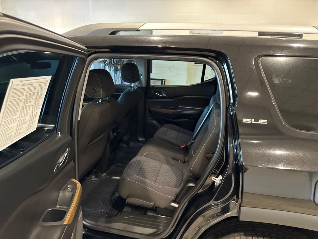 2017 GMC Acadia SLE-2