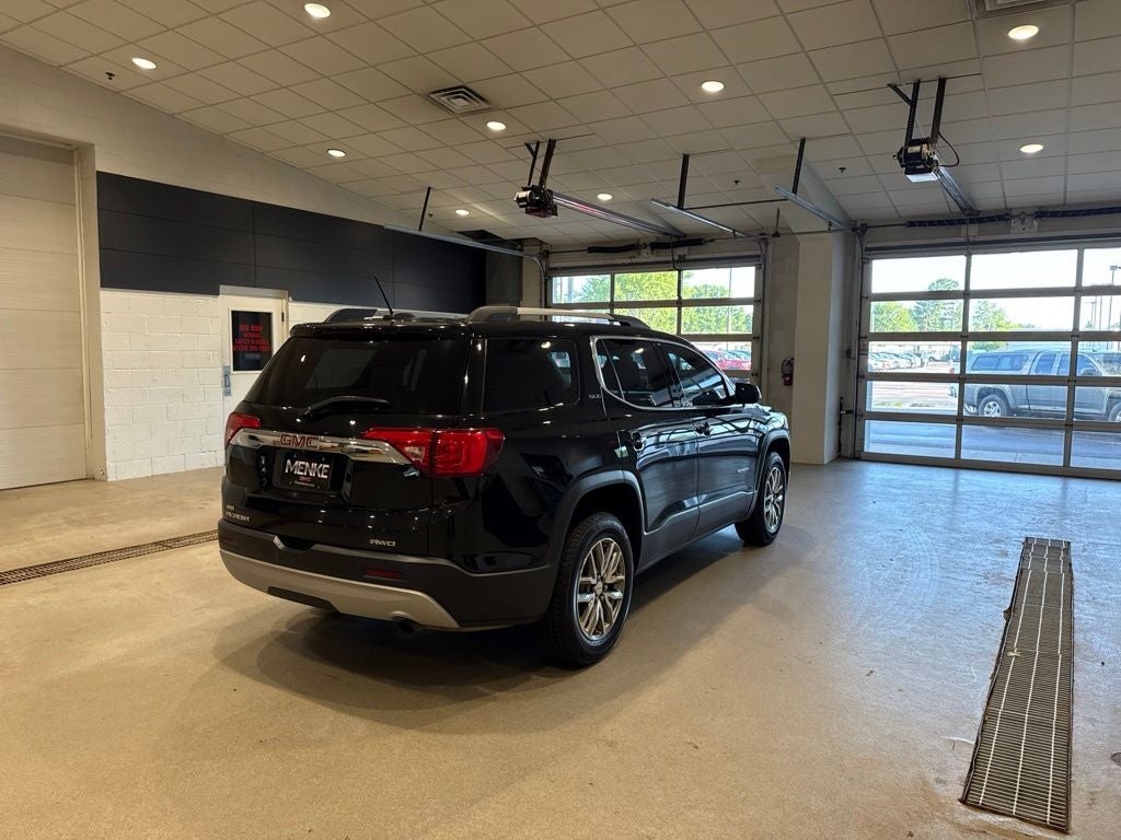 2017 GMC Acadia SLE-2