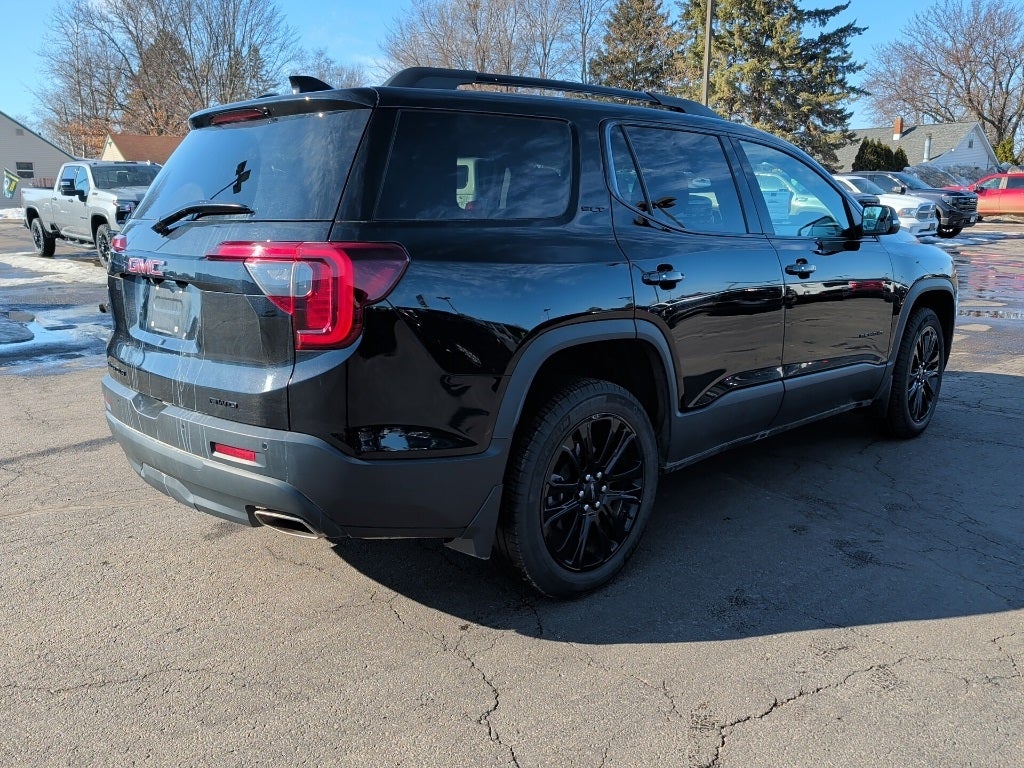 2023 GMC Acadia SLT