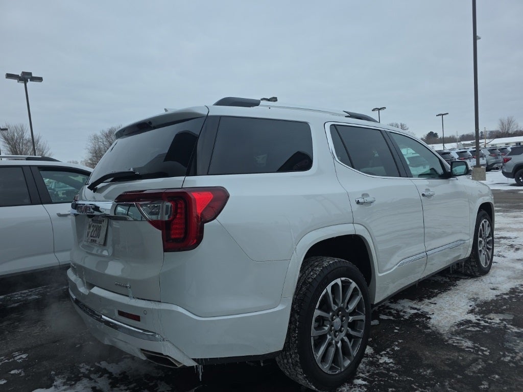 2023 GMC Acadia Denali