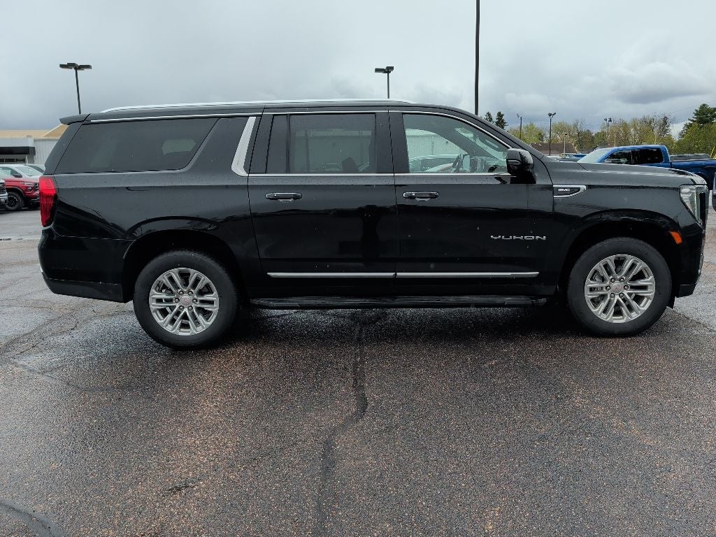 2022 GMC Yukon XL SLT