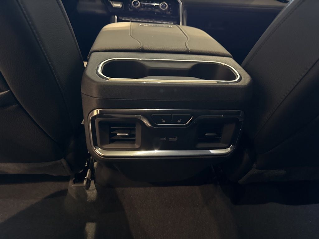 2025 GMC Sierra 3500HD Denali