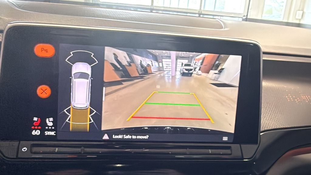 2024 Volkswagen Atlas 2.0T Peak Edition SEL