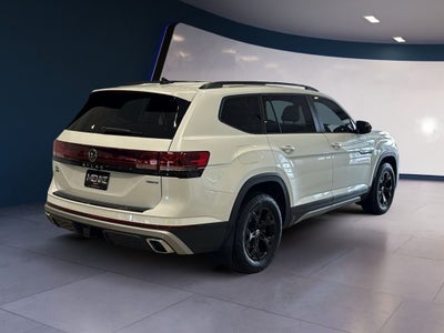2024 Volkswagen Atlas 2.0T Peak Edition SEL