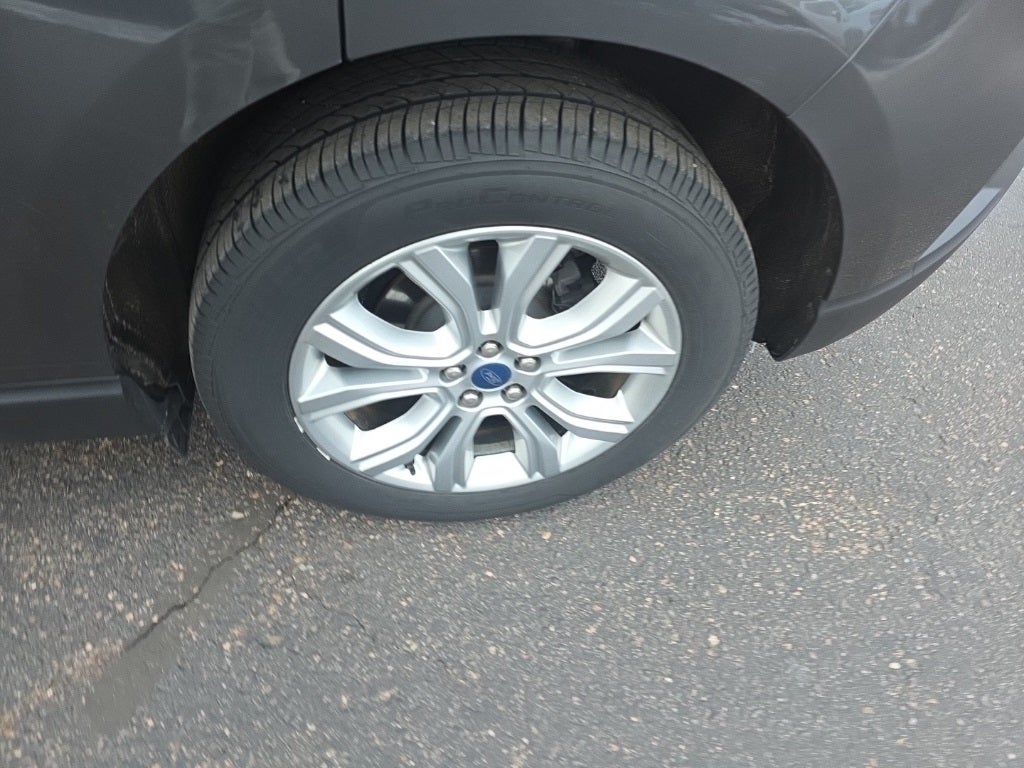 2020 Ford Edge Titanium