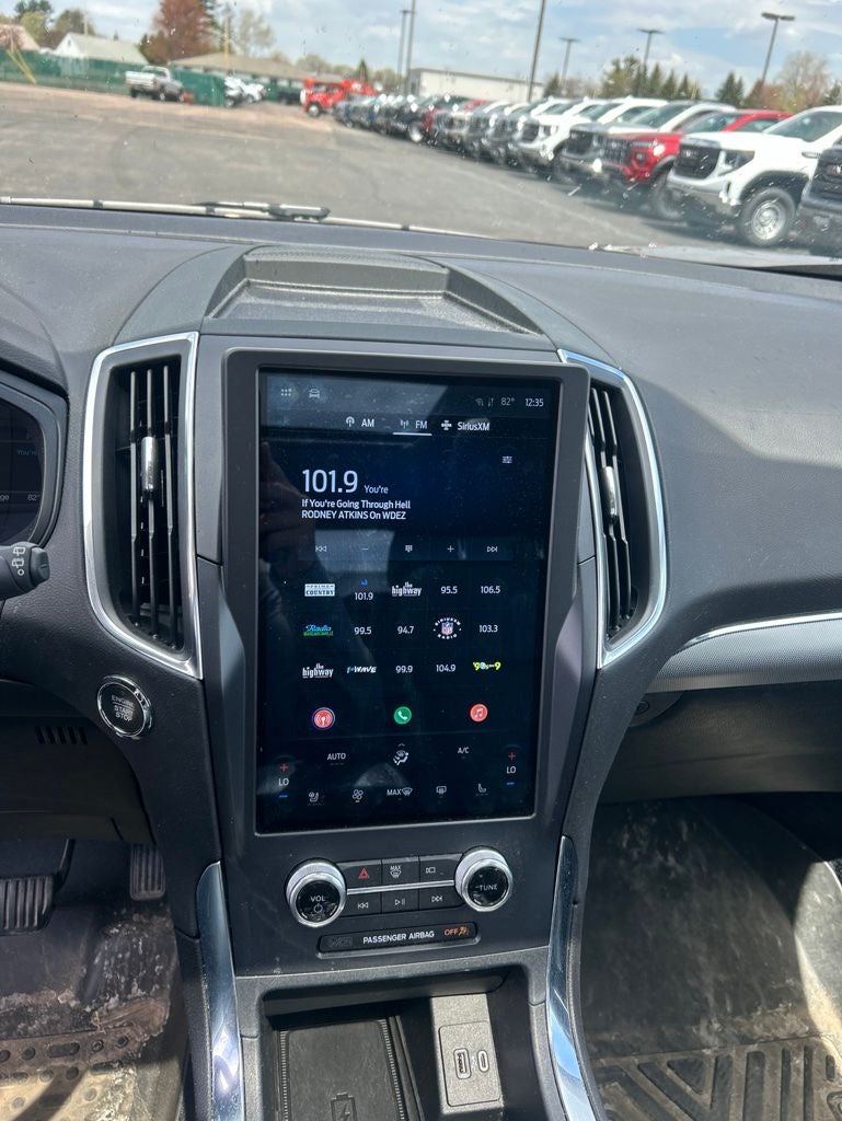 2022 Ford Edge Titanium