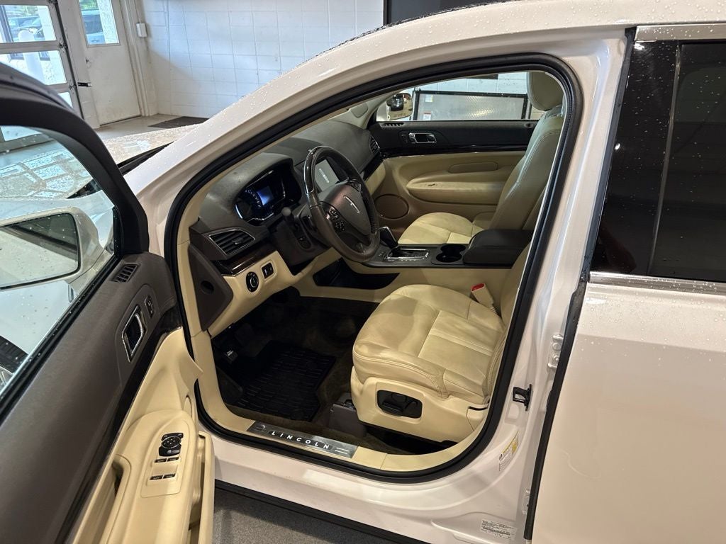 2018 Lincoln MKT Reserve