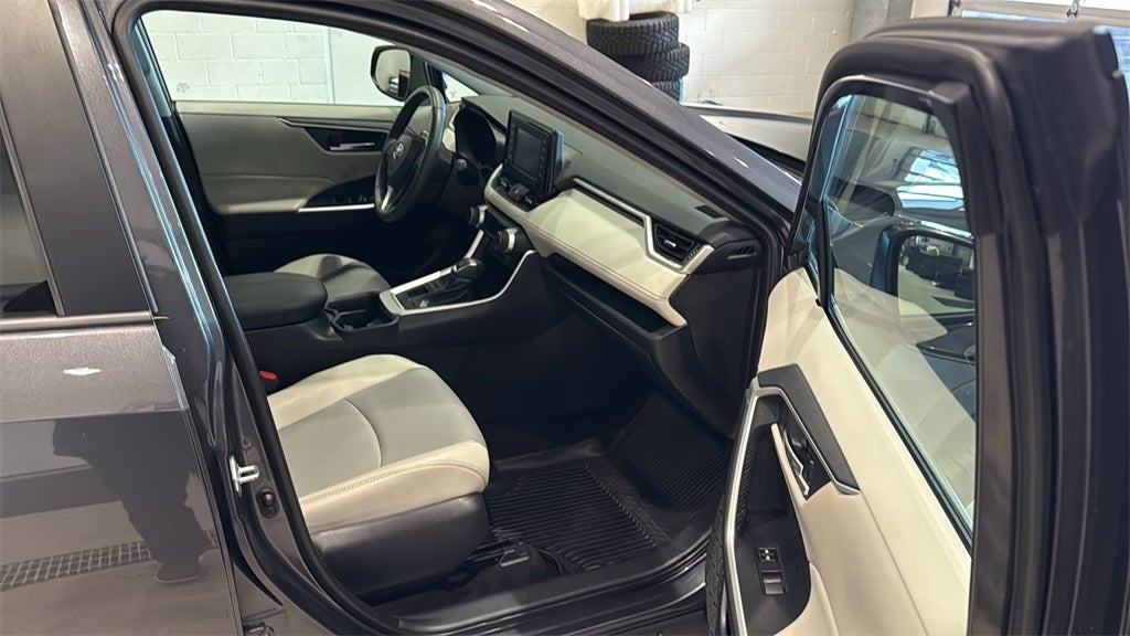 2019 Toyota RAV4 XLE Premium