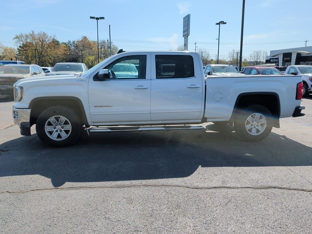 2017 GMC Sierra 4WD Crew Cab Short Box SLE's photo