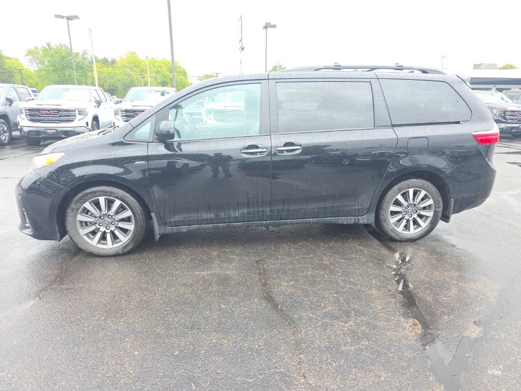 2020 Toyota Sienna XLE 7 Passenger