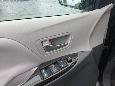 2020 Toyota Sienna XLE 7 Passenger