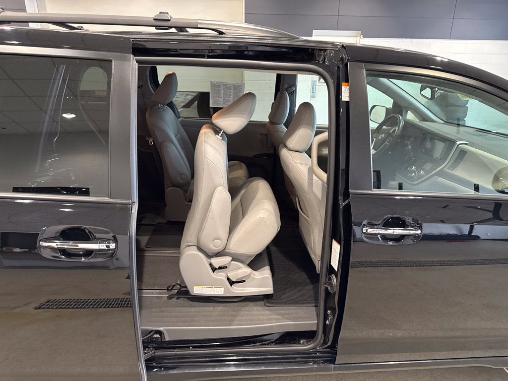 2020 Toyota Sienna XLE 7 Passenger