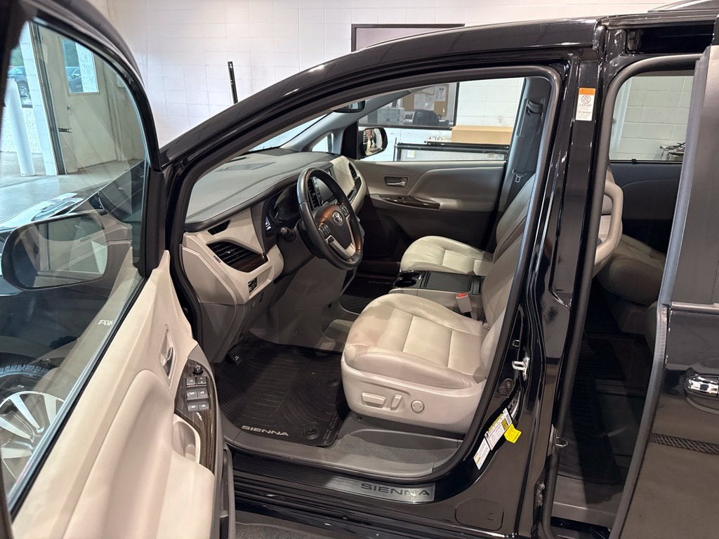 2020 Toyota Sienna XLE 7 Passenger