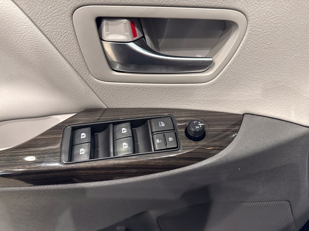 2020 Toyota Sienna XLE 7 Passenger