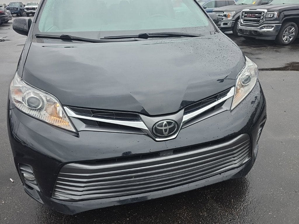 2020 Toyota Sienna XLE 7 Passenger