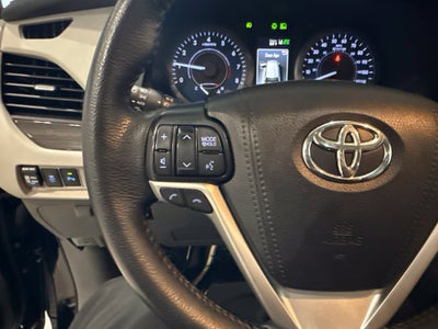 2020 Toyota Sienna XLE 7 Passenger