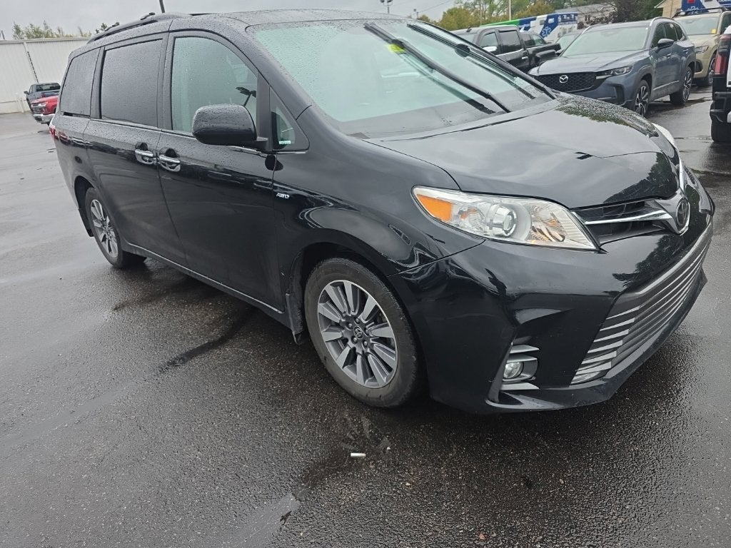 2020 Toyota Sienna XLE 7 Passenger