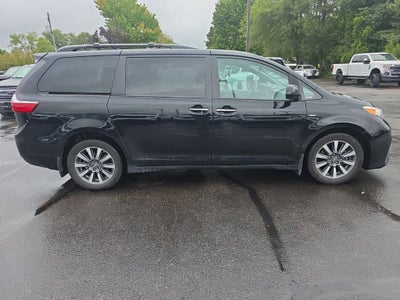 2020 Toyota Sienna XLE 7 Passenger