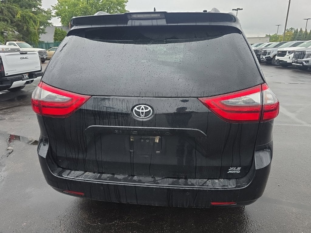 2020 Toyota Sienna XLE 7 Passenger