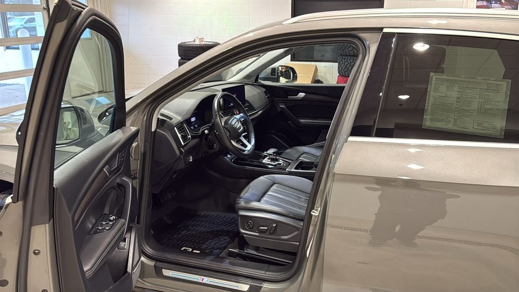 2023 Audi Q5 45 S line Premium quattro